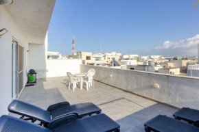 Penthouse-Large outdoor space